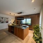 Front Insel: Nussbaum okapi Echtholzfurnier